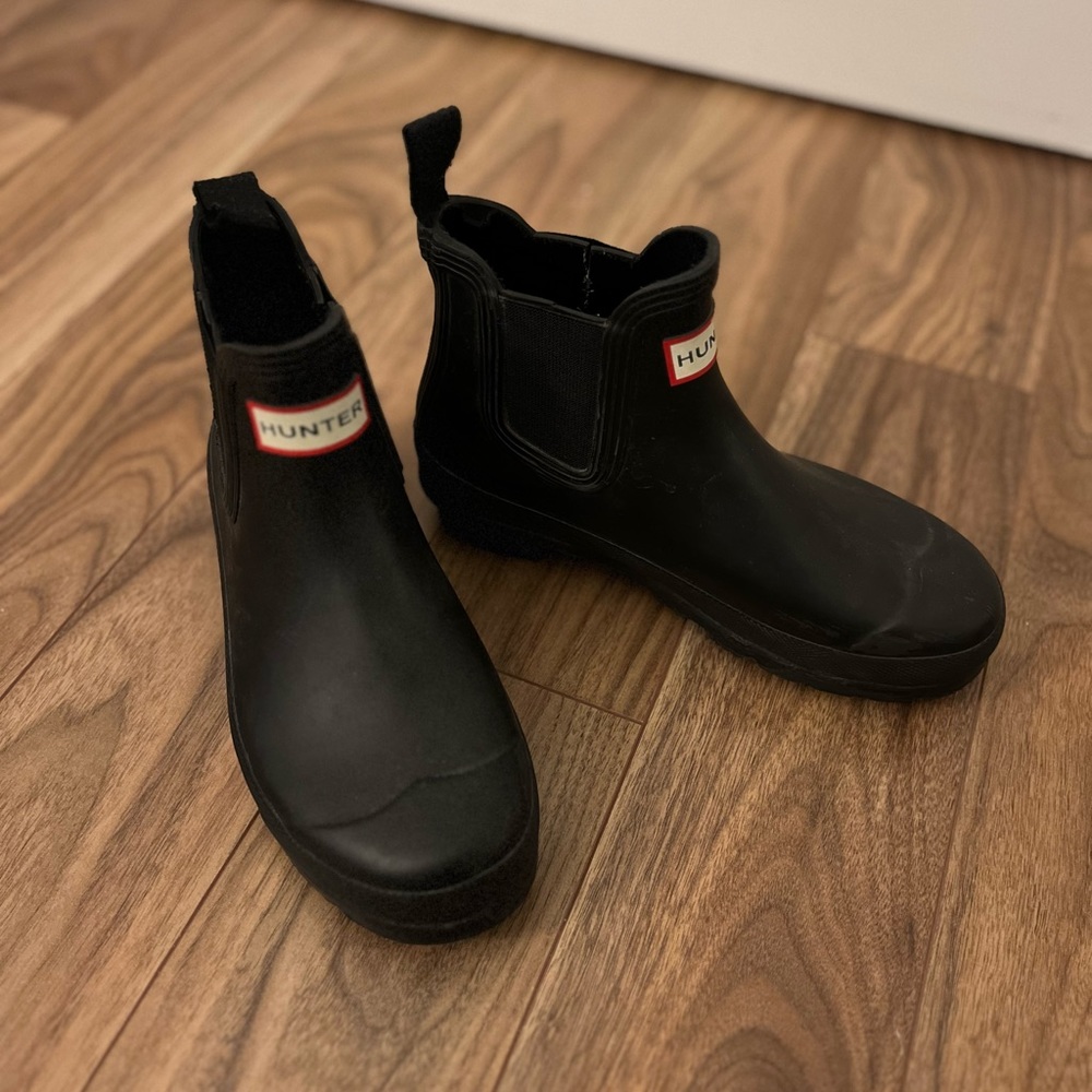 HUNTER Chelsea Rain Boot LIKE NEW